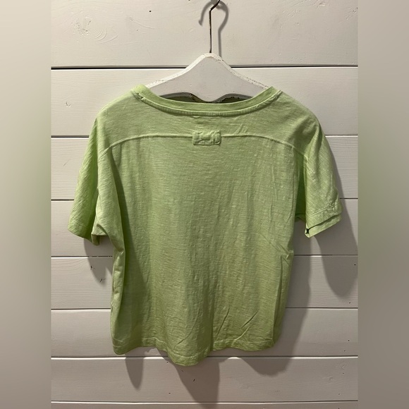Livom cropped T-shirt – Size XS💚 - Picture 7 of 7